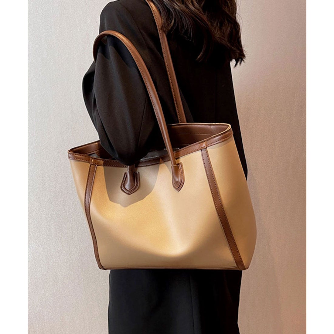 フロージュ florge 【A4収納可】レザータッチシンプルトートバッグ