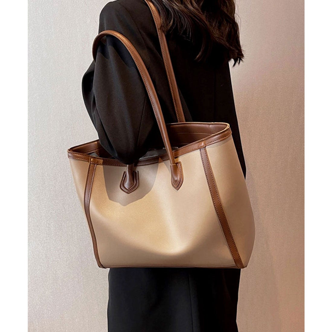 フロージュ florge 【A4収納可】レザータッチシンプルトートバッグ