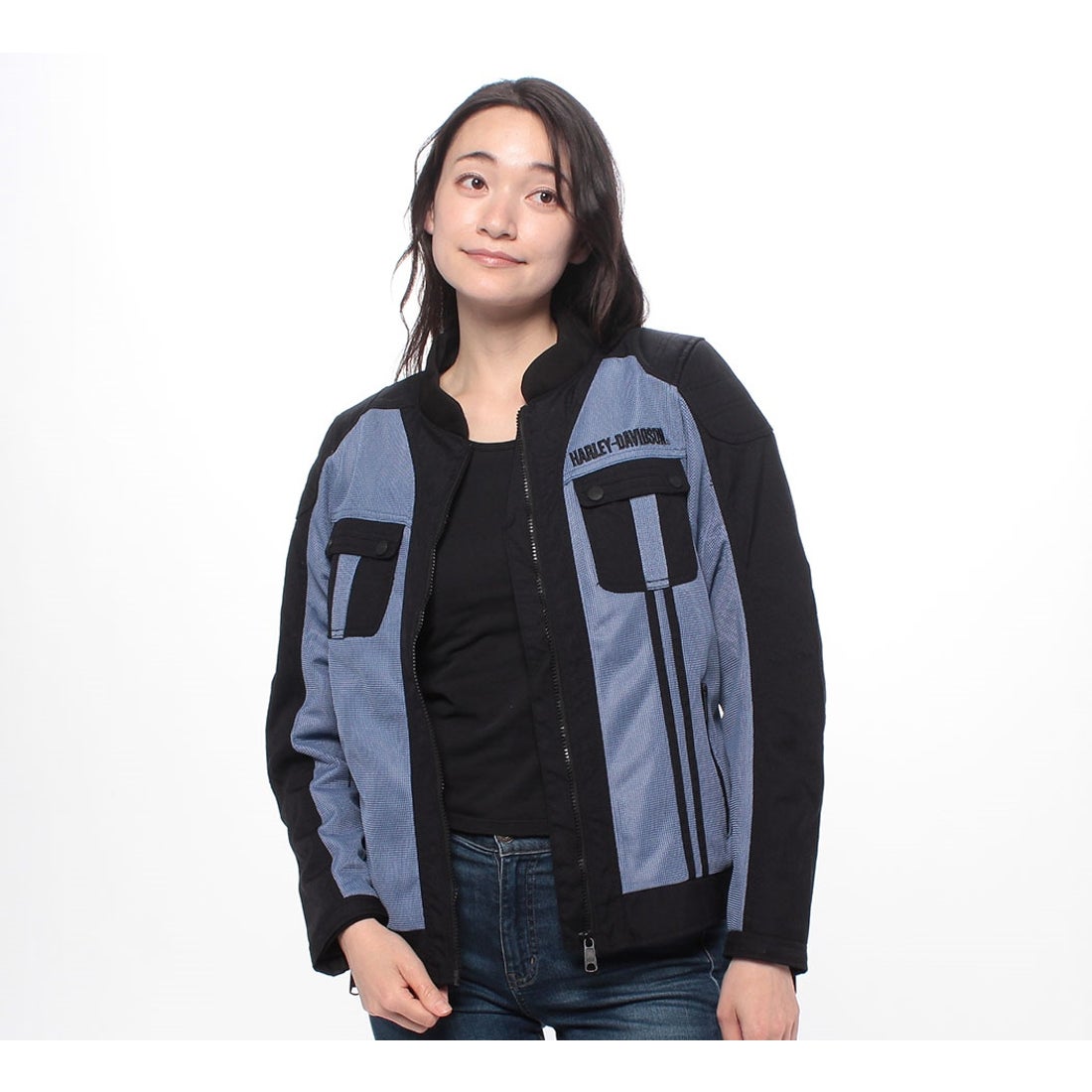 ファスナーで大きく広げることができるライナー付きゼファーメッシュ