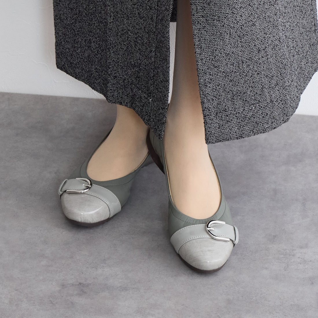 ヒミコ 卑弥呼 【撥水レザー】バックルスニーカーパンプス/643104