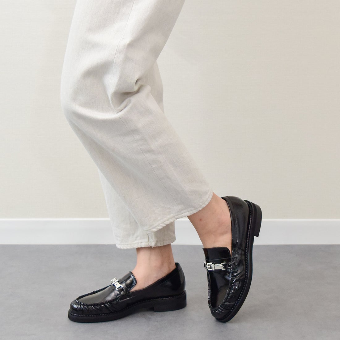 インターショシュール INTER-CHAUSSURES ラウンドトウメタルベルト