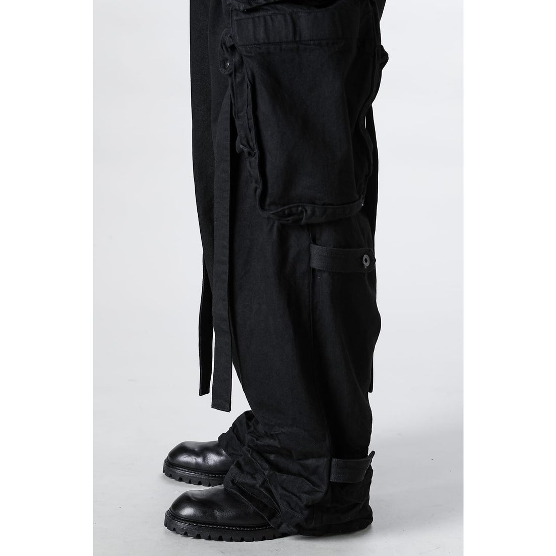 JULIUS 12oz Denim Wide Gasmask Cargo Pants（BLACK） - Osaka