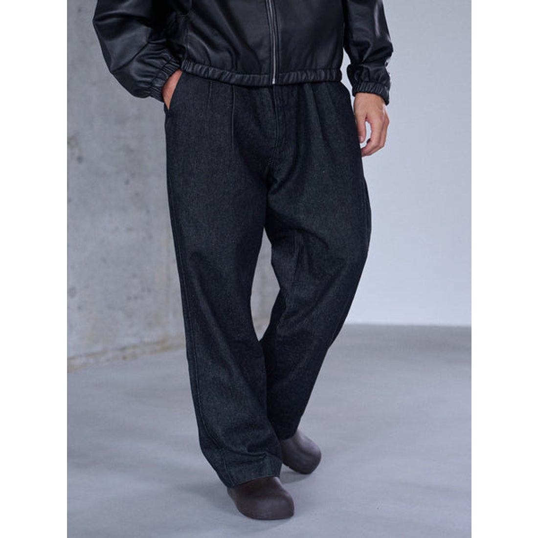 リーバイス LEVI'S PREMIUM BLACK DENIM SLACKS （Dark Indigo - Worn