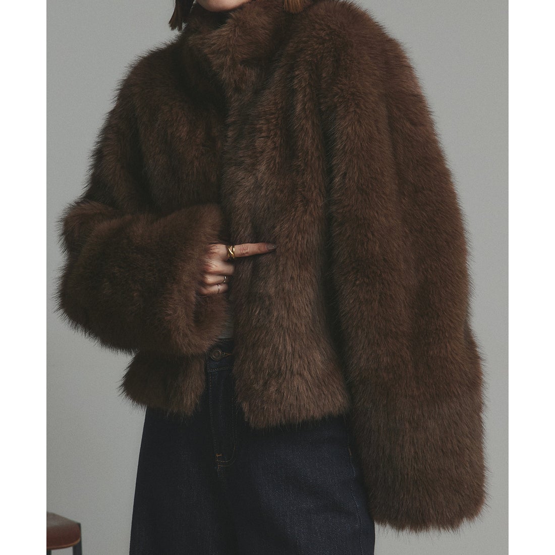 アドティエ ad thieスタンドカラーフェイクファーコート （ベージュ