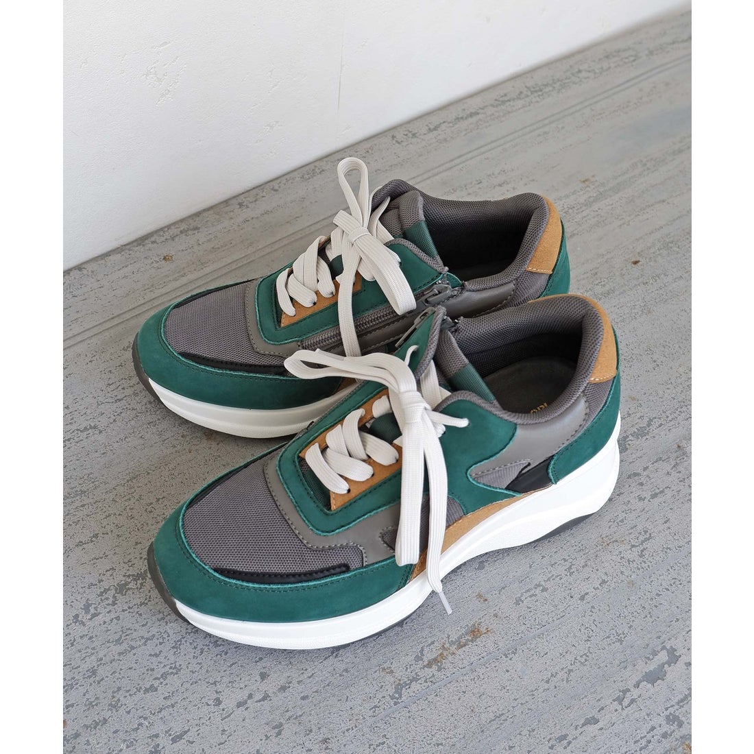 本革】 厚底ヒールアップスニーカー 21508 （ダークグリーン） -モード