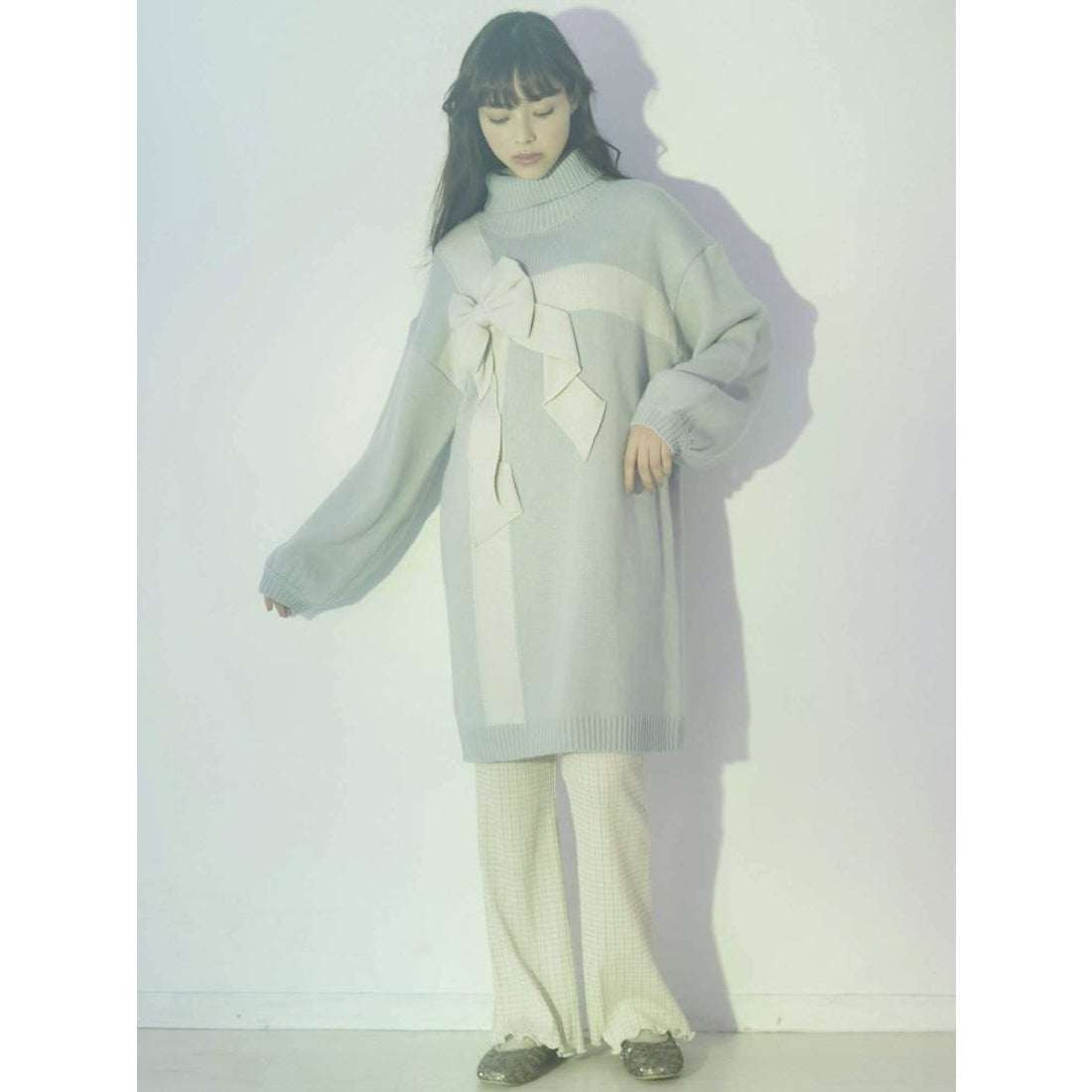 merry jenny プレゼントリボンタートルニットワンピース（ブルー） -靴