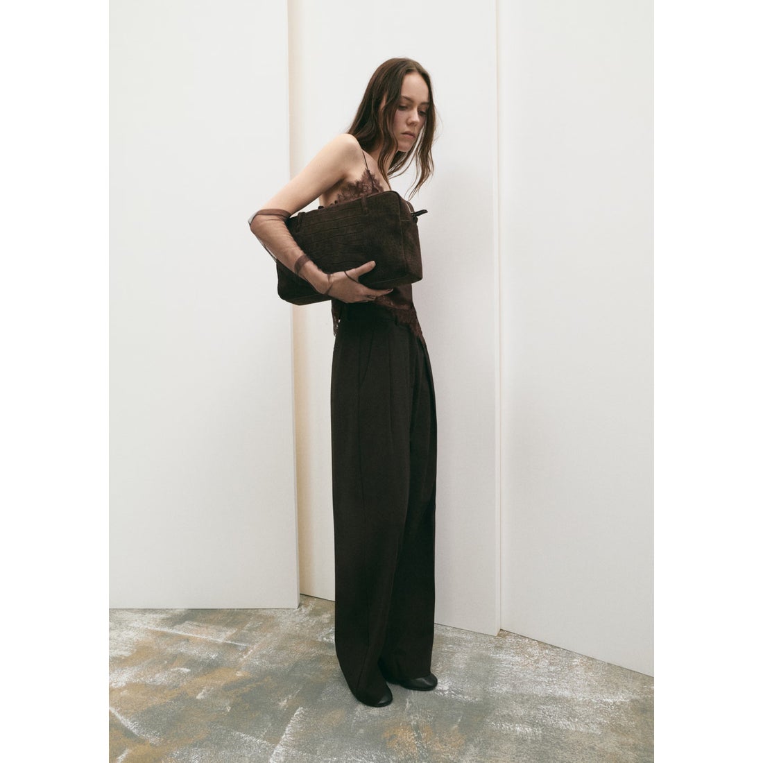 レザーショルダーバッグ M-- JUANA （ダークブラウン） -MANGO