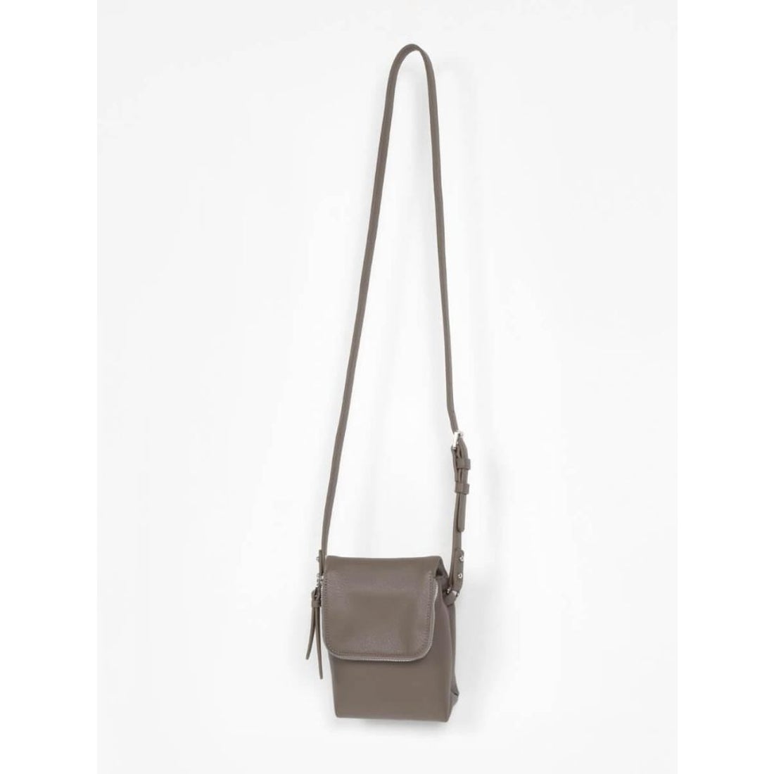 ヌエール nouer ボトムエンボスショルダーバッグ （グレージュ） -靴