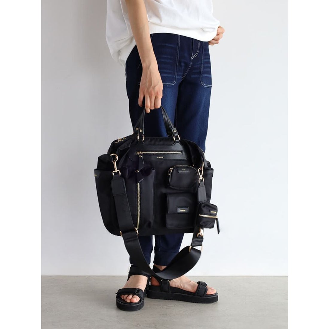 ヌエール nouer ポケットデザイントートバッグ （ブラック