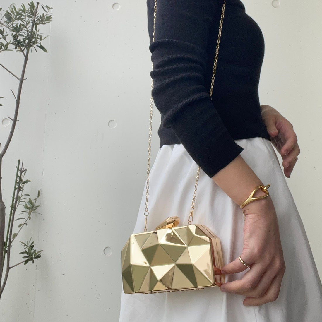 スタイロ styiro アイアンジオメトリッククラッチバッグ（ゴールド