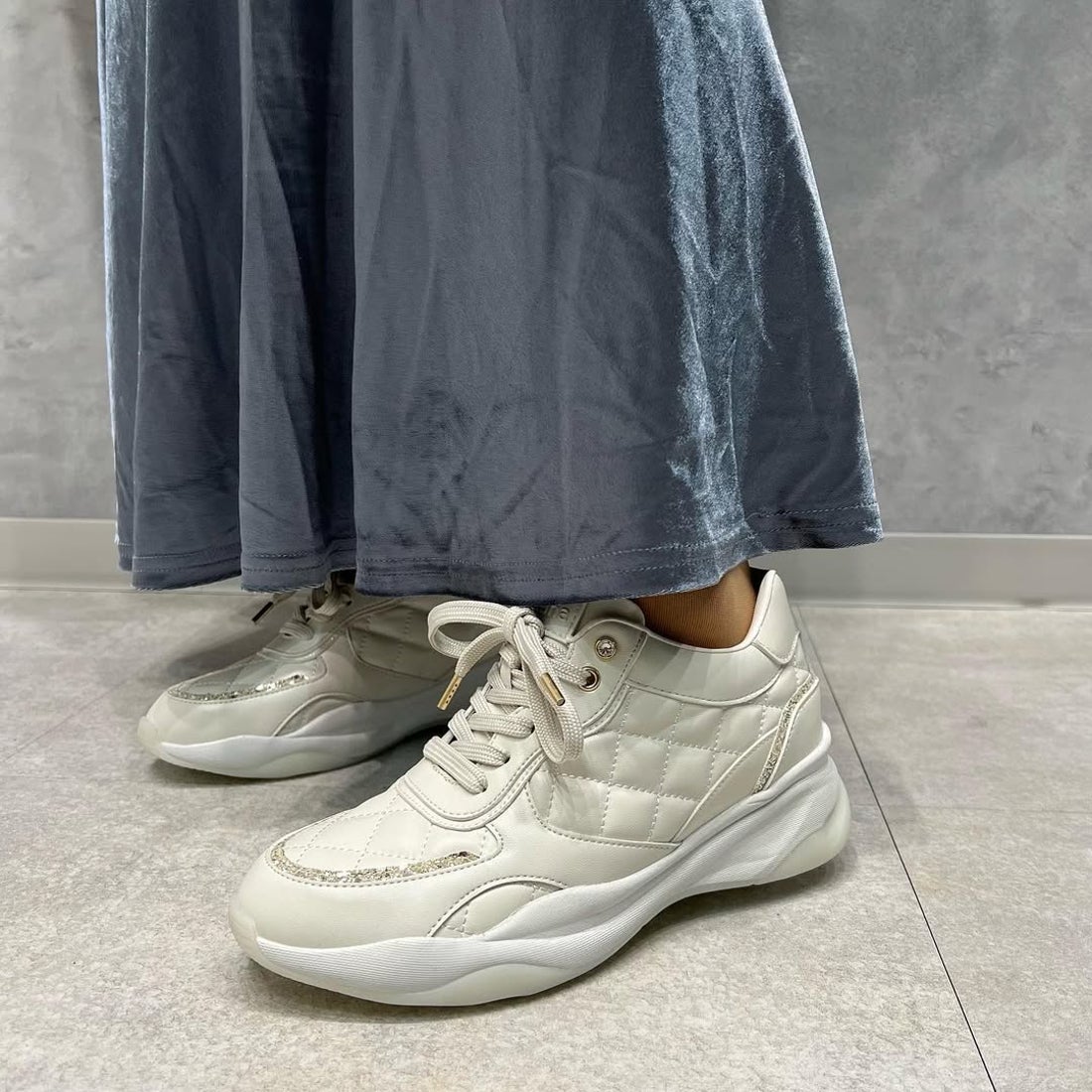 プラスダイアナ ＋diana キルティングスニーカー （アイボリー人工