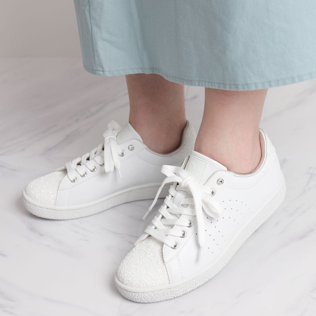 ＋diana プラスダイアナ +diana ビジュー付きグリッタースニーカー