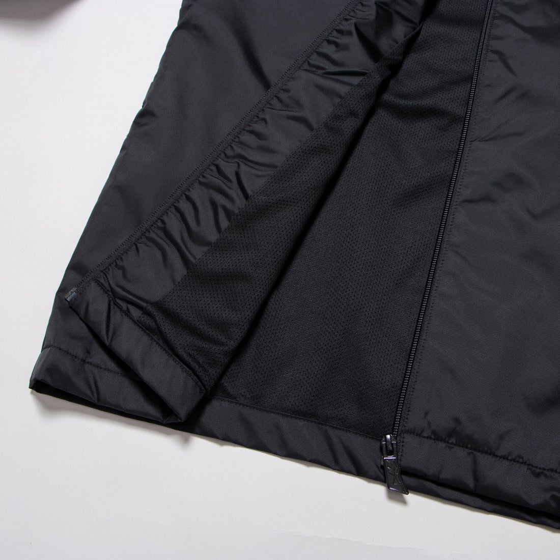 クラシックス ベクター ウィンドブレーカー / Classics Vector