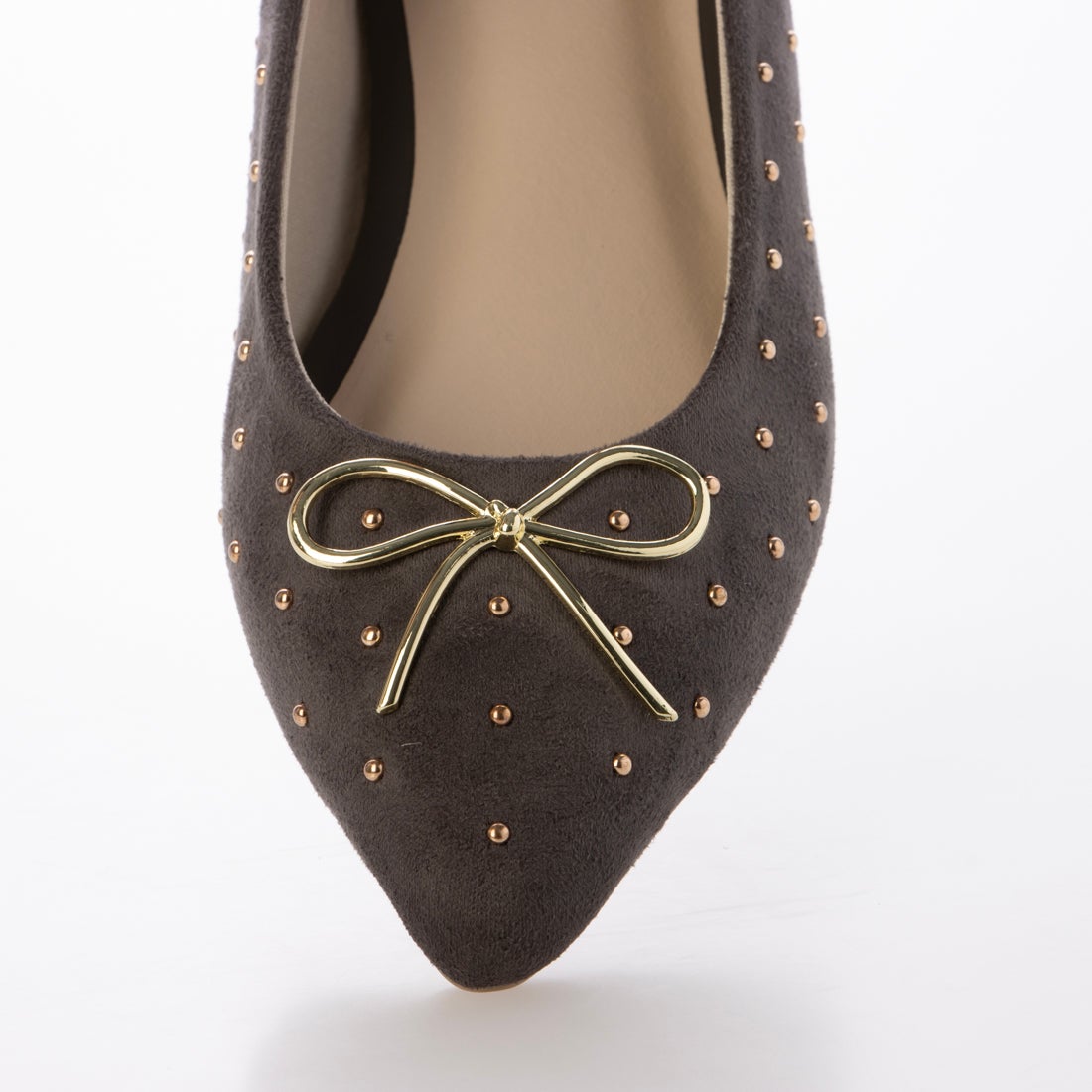 ソルヴィー SoLeVie スタッズリボンフラットパンプス （グレースエード