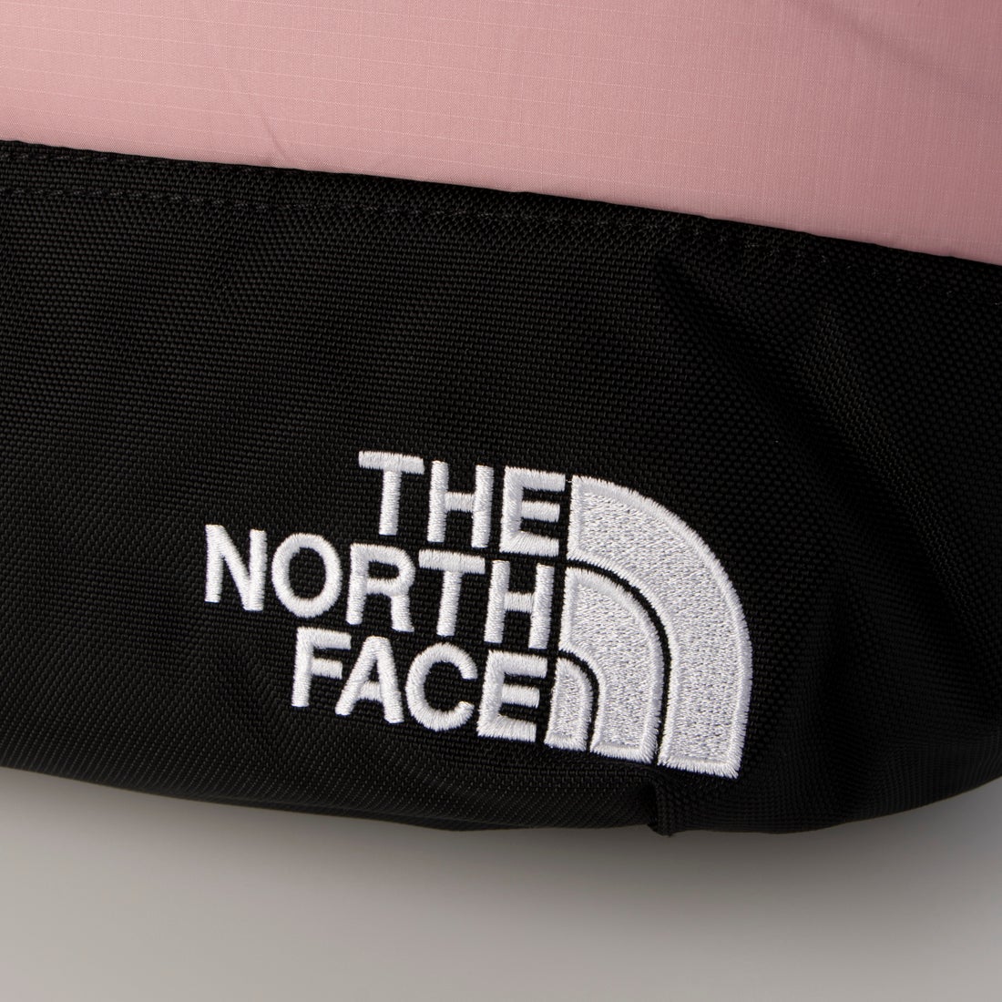 ザ・ノース・フェイス THE NORTH FACE バッグ （ブラック×ピンク