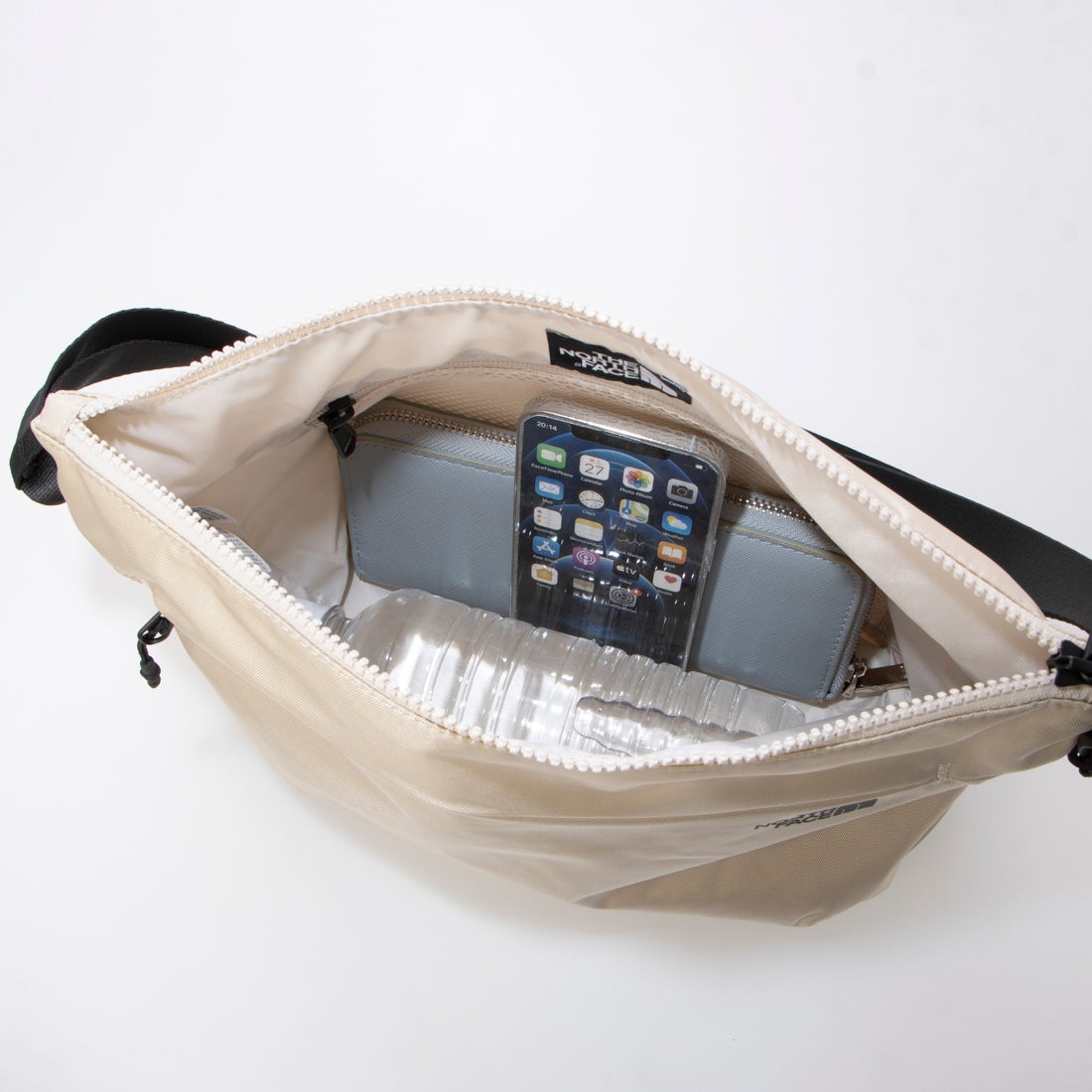 ザ・ノース・フェイス THE NORTH FACE バッグ （ベージュ