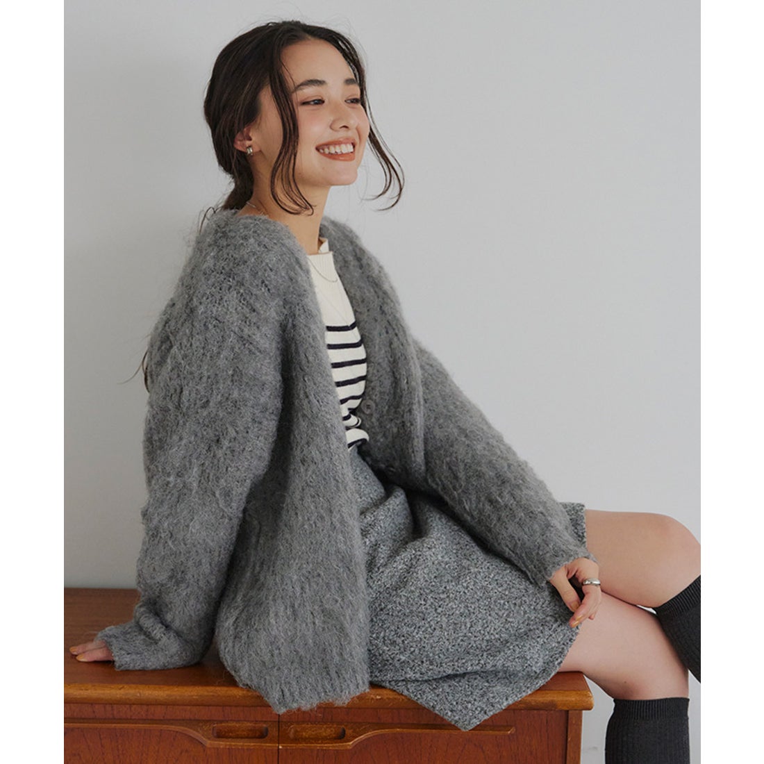 ティティベイト titivate モヘアライクVネックシャギーニット