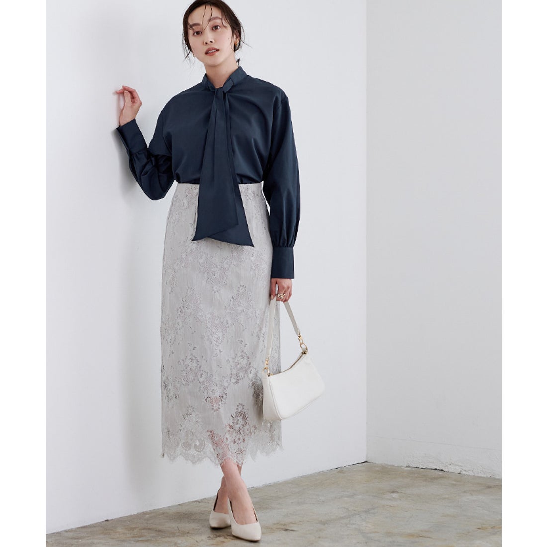 ユアーズ ur's プチハイネックボウタイブラウス （キャメル