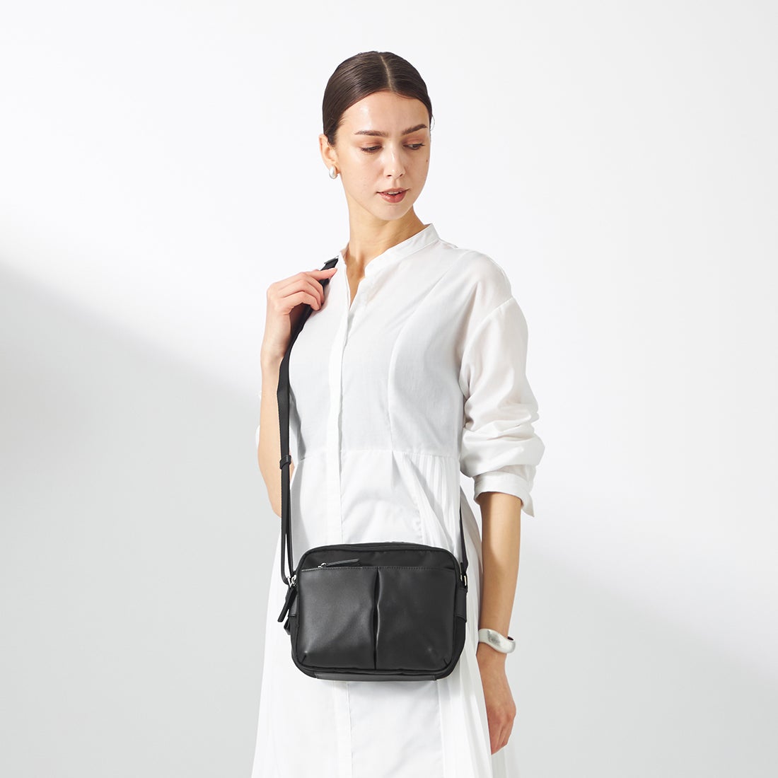 イザック Y'SACCS ナイロン×牛革コンビシリーズ 横型ショルダーバッグ