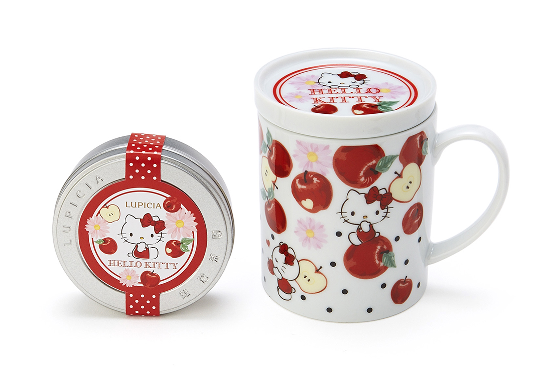 マイメロやシナモン＆春らしいフレッシュなフルーツの紅茶と一緒に