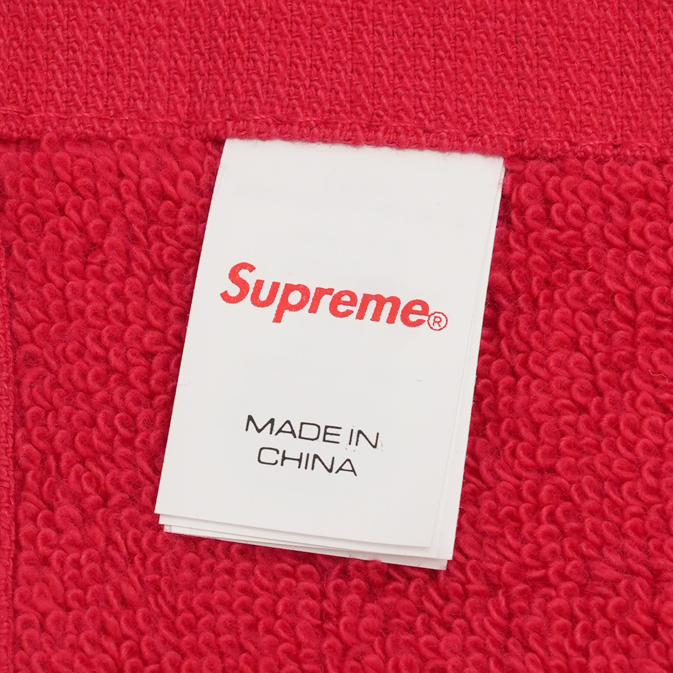 Supreme Tonal Logo Towel Red SS24 | Senikersku