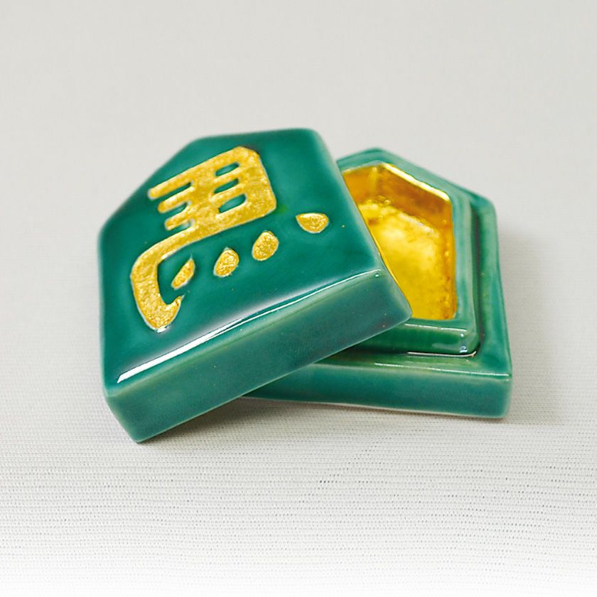 茶道具 香合（こうごう） 緑交趾香合 左馬 加藤 利昇 干支 午（うま、馬）