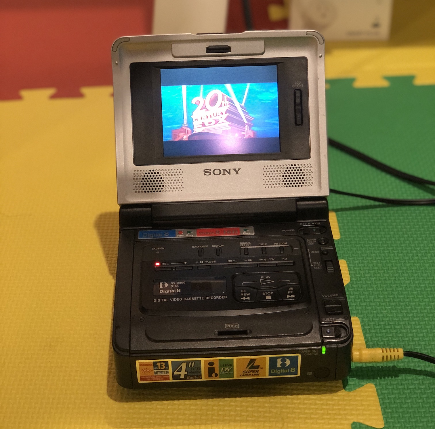 Sony GV-D800 Video Walkman | Sunthar's Super Sector