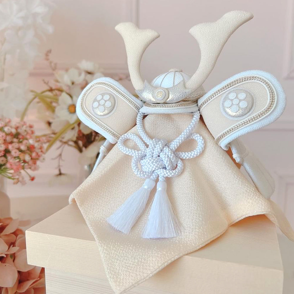 五月人形・兜飾り 翠（sui）HAKI 白粋｜出産祝い・ベビー用品通販の