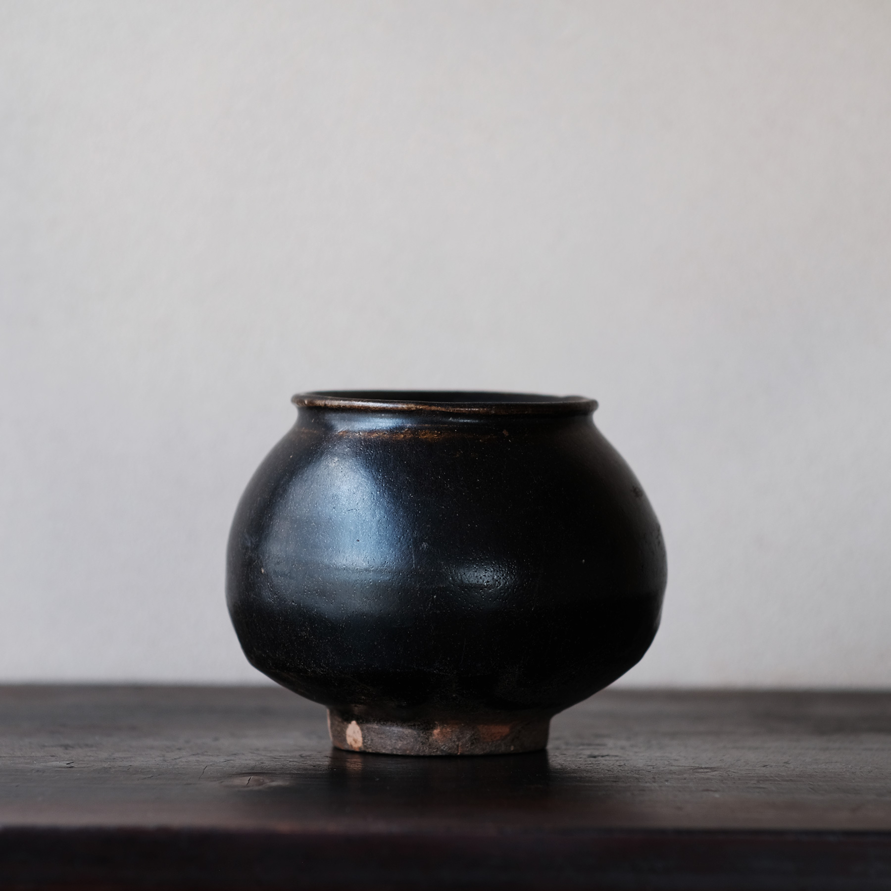 李朝小壺 三島 塩笥 黒高麗塩笥小壺・李朝初期・ぐい呑み 古美術 田代