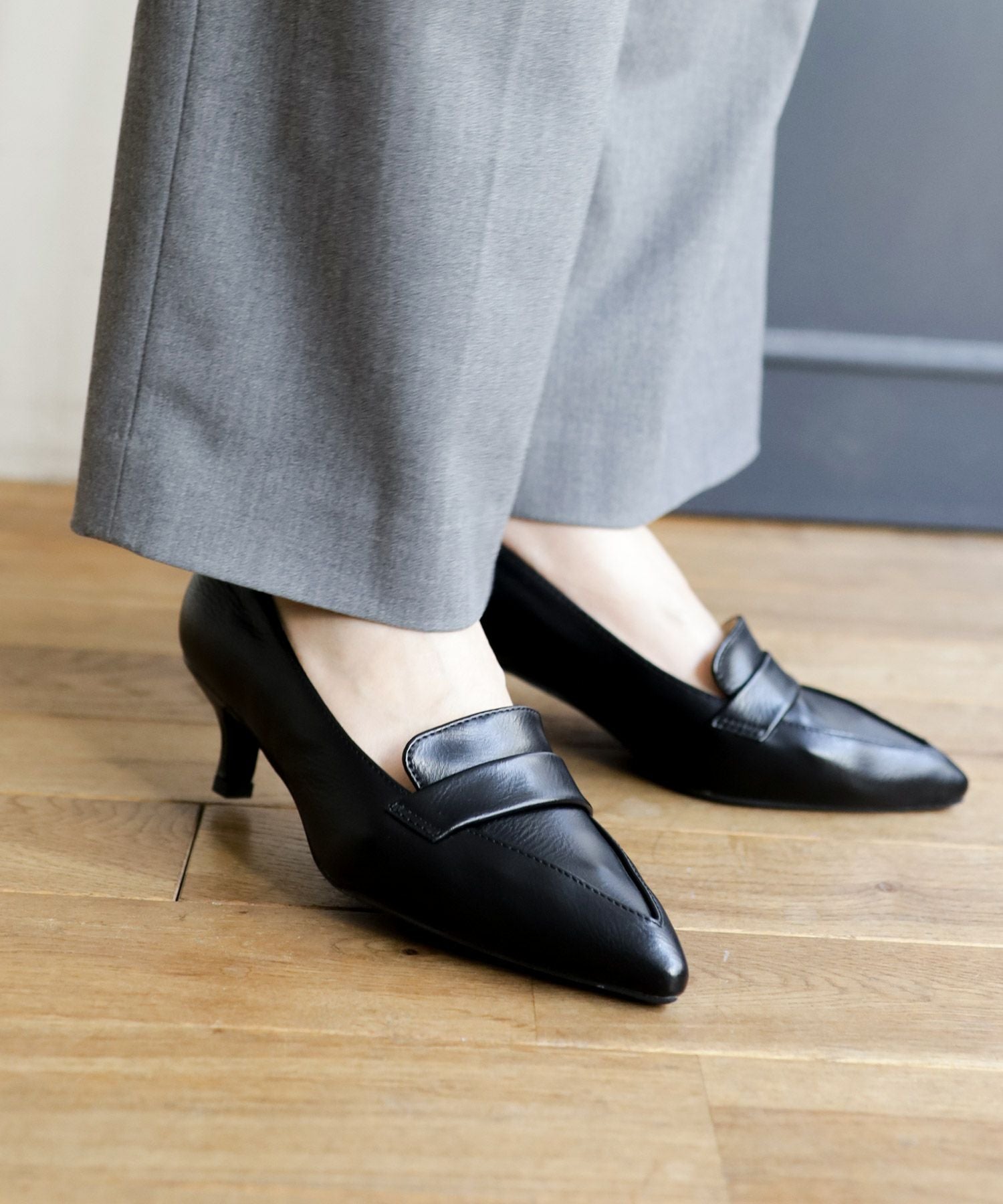 ミドルヒールポインテッドトゥローファーパンプス | SESTO(セスト