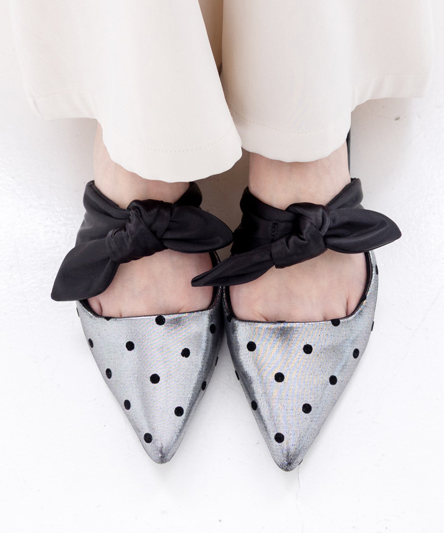 ポインテッドトゥフラットリボンミュール△返品不可 | SESTO(セスト