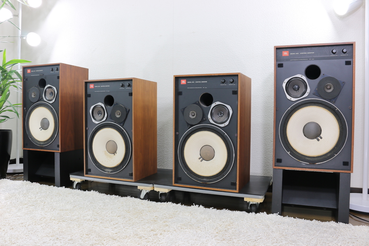 お客様からの下取り品】人気のJBL4312ウォールナット（木目）モデルが2