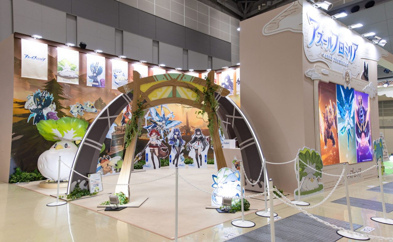 C107】『アズールプロミリア』の世界観を体験！10人のコスプレイヤーが