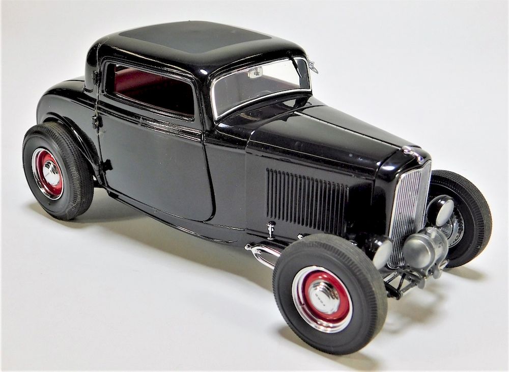 GMP 1:18 Vintage Deuce Series LE Ford Diecast Car sold at auction