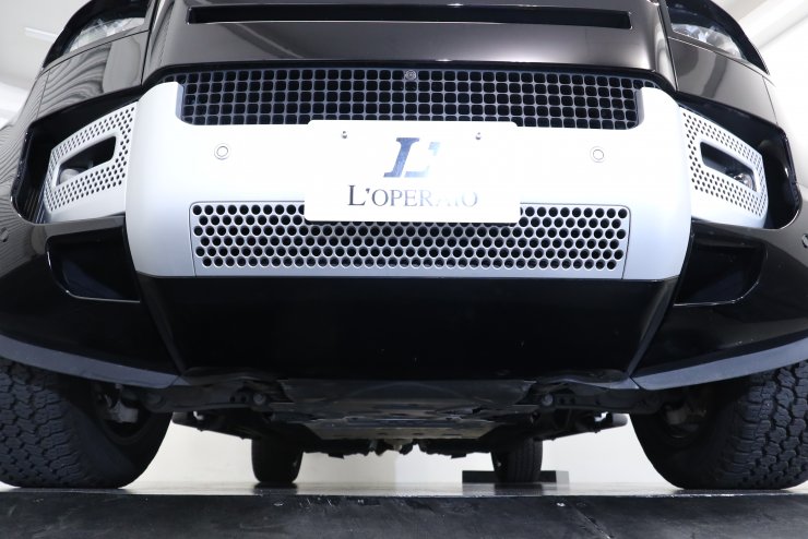ランドローバー ディフェンダー 110 XSエディション スライディング
