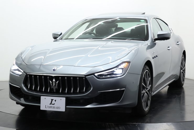 マセラティ ギブリ GTハイブリッド 1オーナー 有償色グリジオ