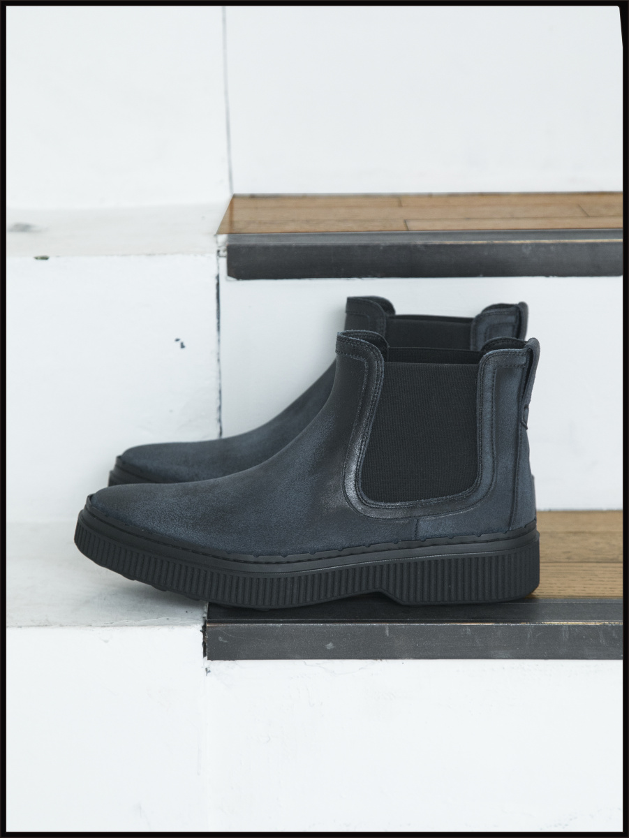 スニーカー好きにオススメしたい、 「トッズ」のスマートなサイドゴア