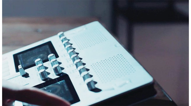 GODJ Plus 世界初！A4サイズのクラブハウス。スピーカー付きDJシステム