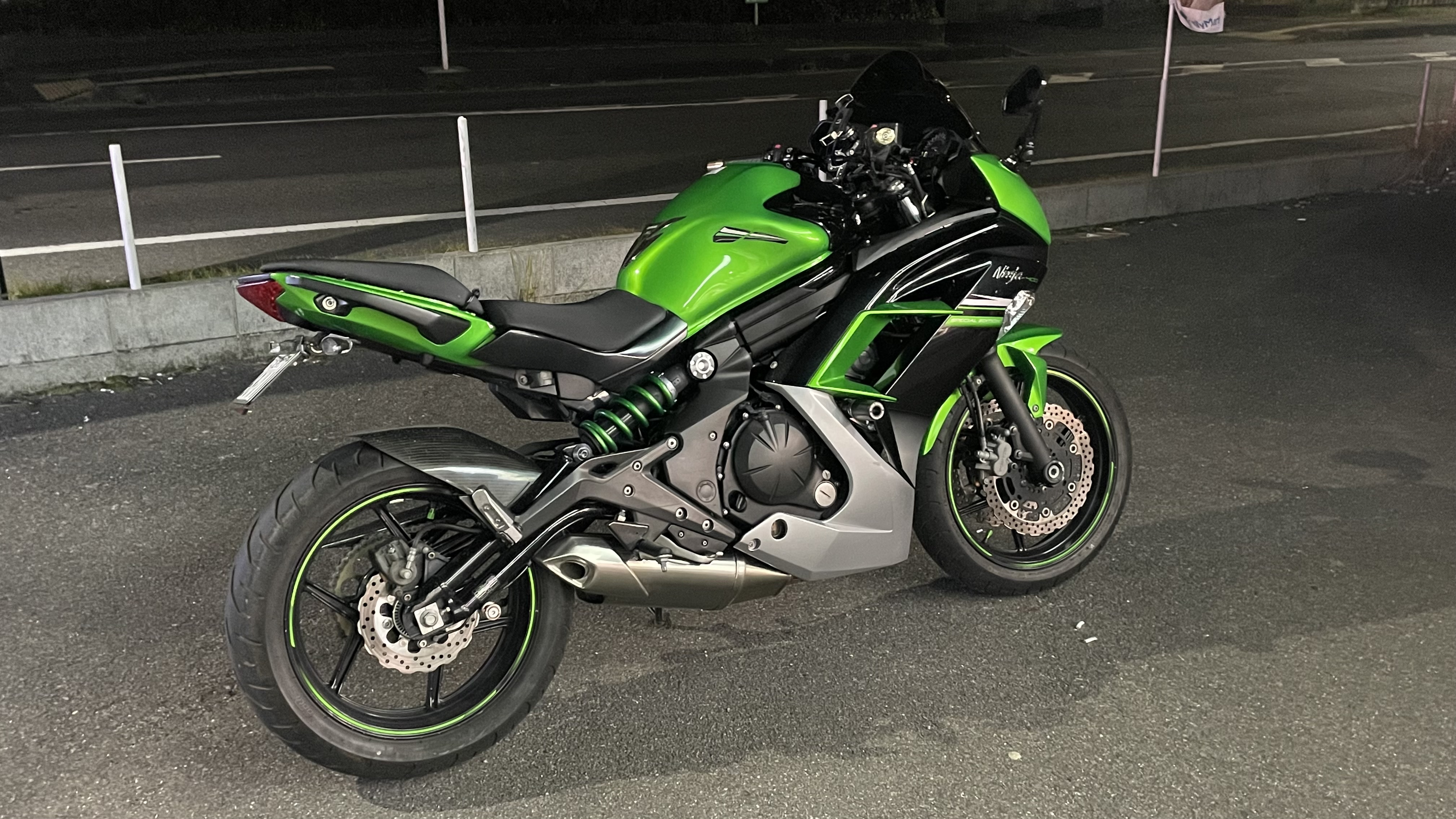 Ninja400、マフラー交換。 | SKIDCORE NOTES