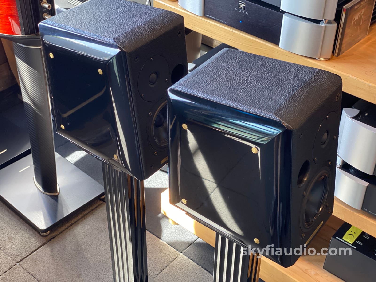 Sonus Faber Concertino Speakers with Matching Stands - WOW