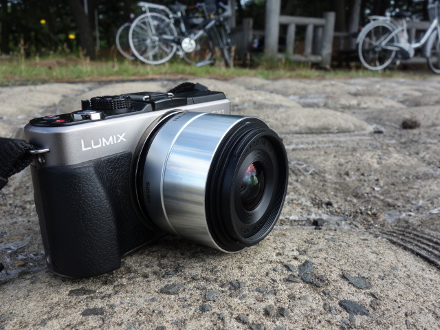 dpのKomachi系譜 SIGMA Art 19mm F2.8 DN: 弘法よ、筆は選べ