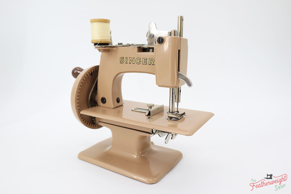Singer Sewhandy Model 20 - Beige - Complete Set – The Singer