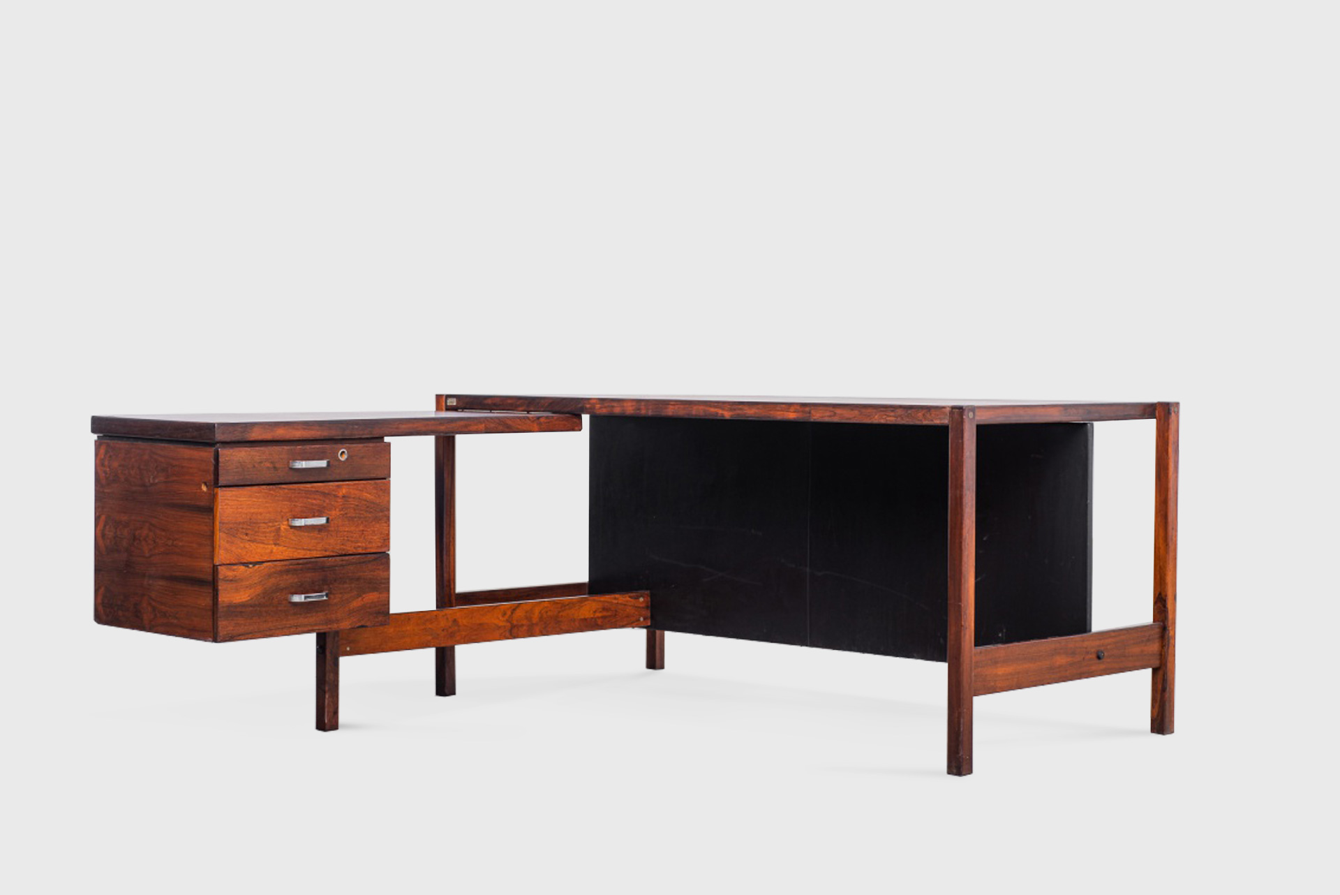Jorge_Zalszupin_1960s_Desk.jpg