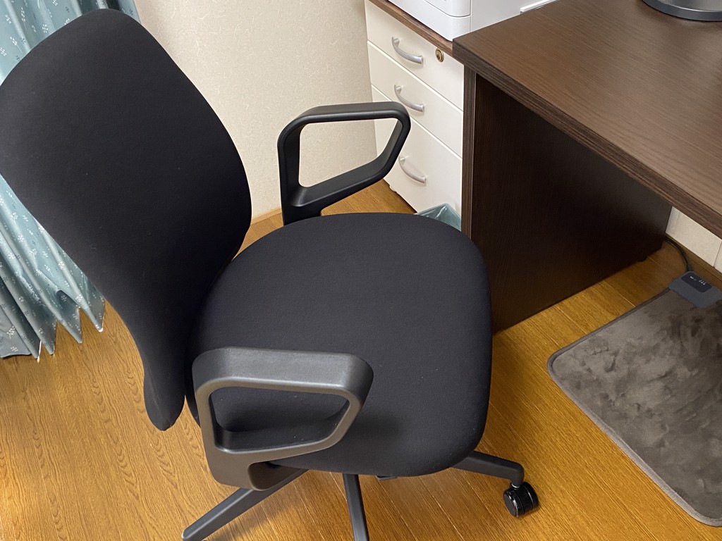 Opti オプティ／ロータイプ／ローバック／肘なし／ブラック樹脂脚