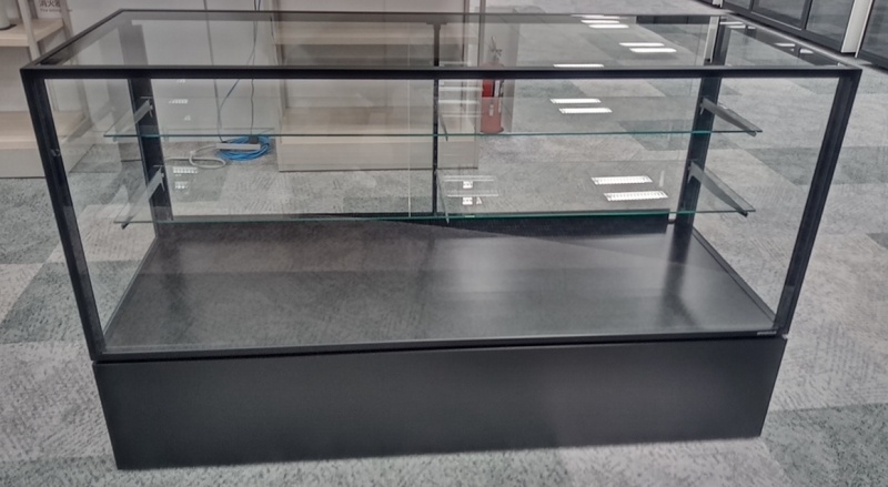 ルミグラス平ケース納品しました。│ガラスショーケースならチヨダディ