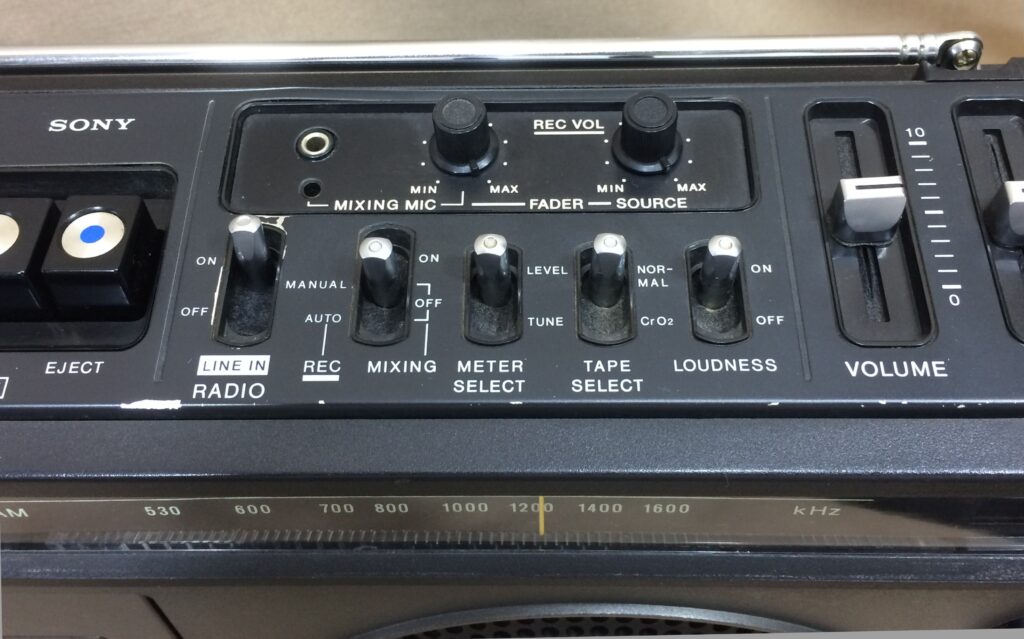 ソニー CF-1980 – モノラルラジカセ名機の初代 | 【昭和レトロ