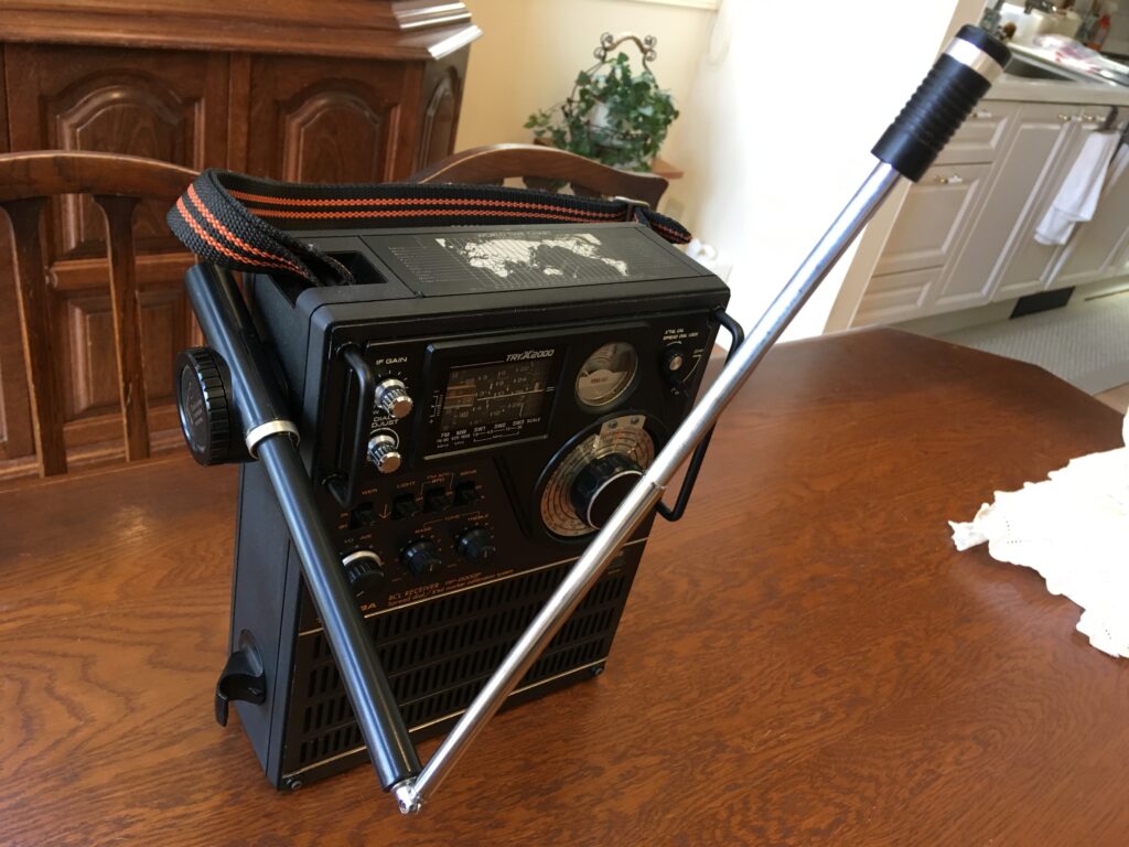 東芝 RP-2000F – 第3勢力が狙ったBCL革命 | 【昭和レトロ】ゴールデン