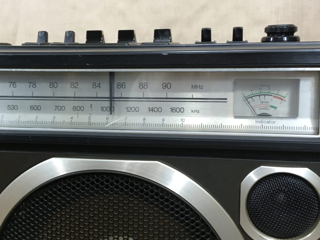 ナショナル RQ-568 – 3ウェイスピーカーで音質を極めたモノラル