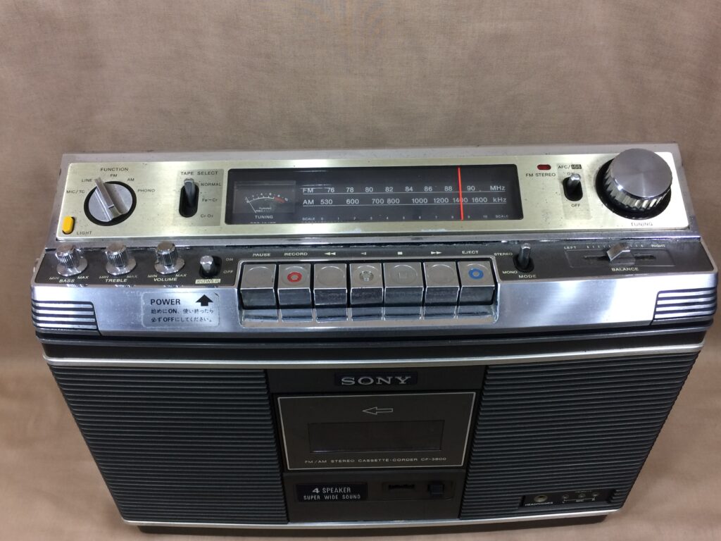 ソニー CF-3800 – 4スピーカー搭載の高級ステレオラジカセ | 【昭和