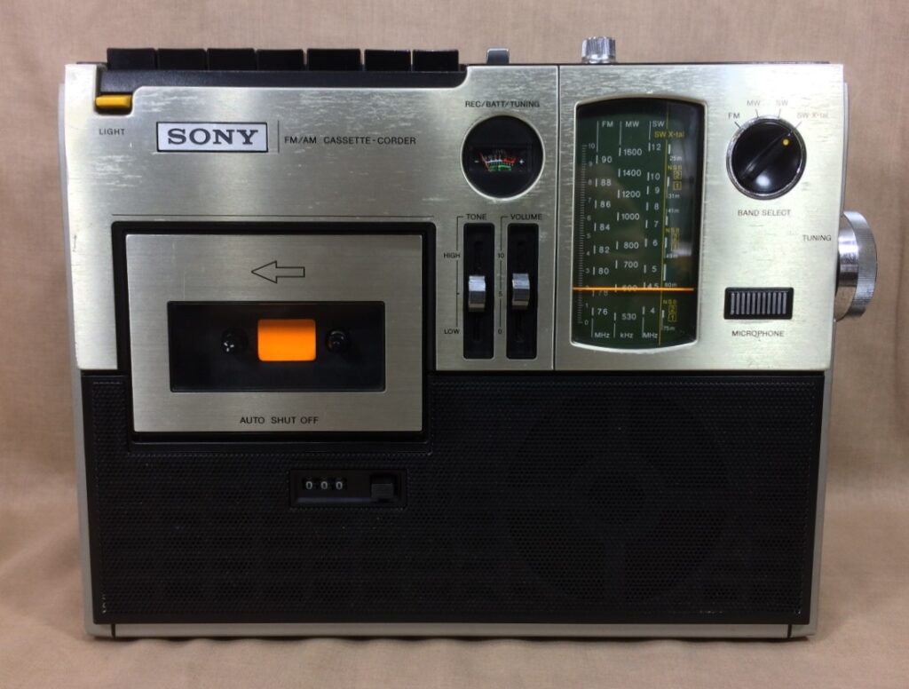 ソニー CF-1760 – メタルフェースがまぶしいラジカセ界の鉄仮面